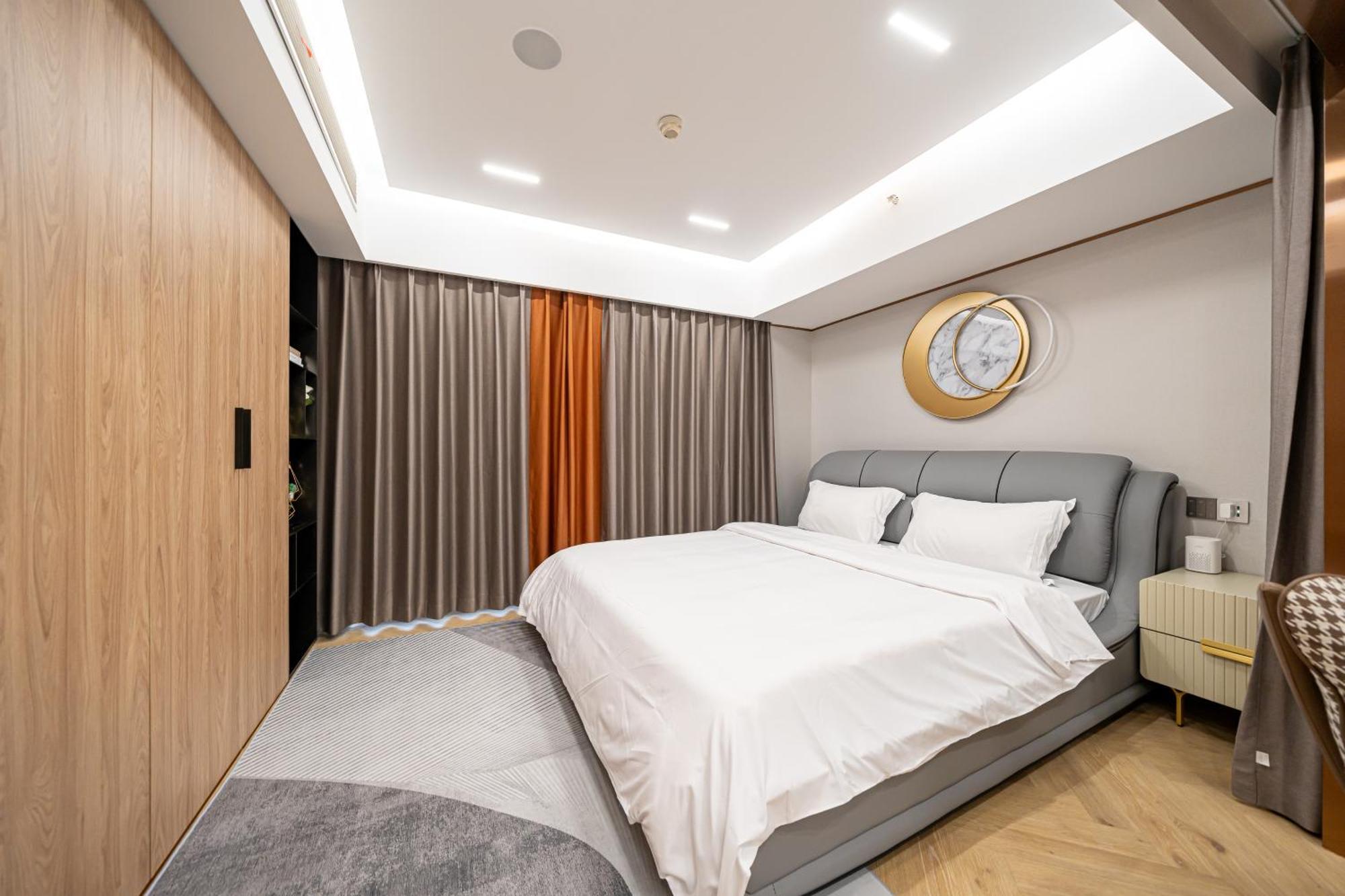 Aparthotel People's Square 2*