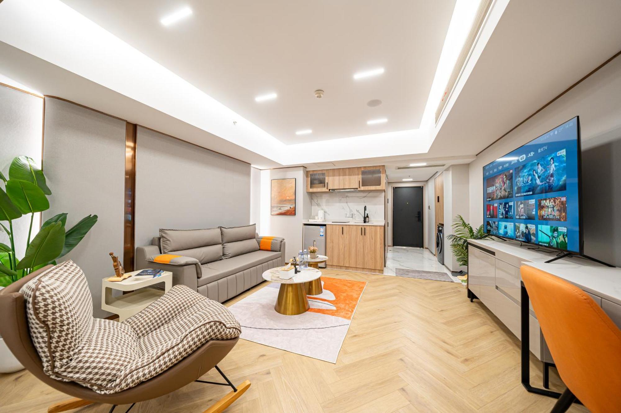 Aparthotel People's Square 2*